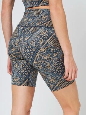 MPG Explore High Waisted 8" Bike Shorts Navy Gold Patchwork Print Women’s M